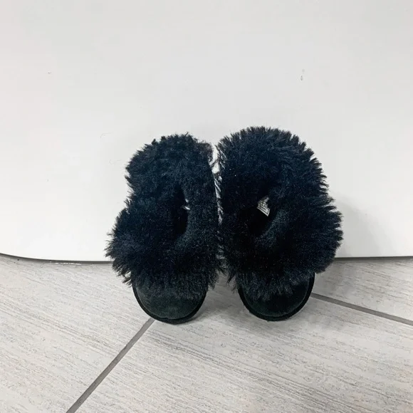 Black suede Uggs. Toddler Size 6 - Picture 3 of 4